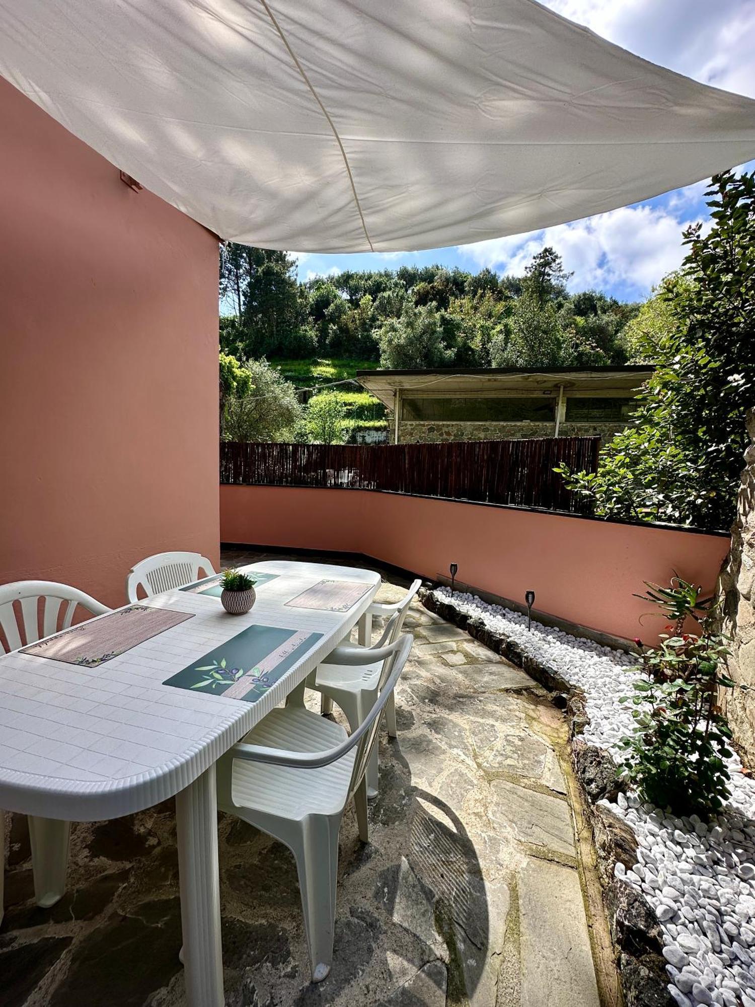 Terrace & Parking - Holiday Home Near Fegina Beach モンテロッソ・アル・マーレ エクステリア 写真